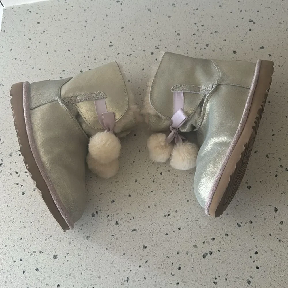 UGG Gita Pom Pom Girl's Metallic Gold Pink Leather Shearling Boots Size 6 Youth